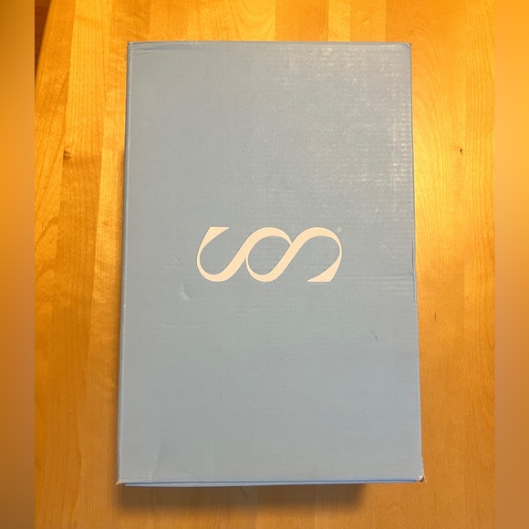 NIB Athleta Exclusive Saysh One Sneaker - Picture 13 of 15